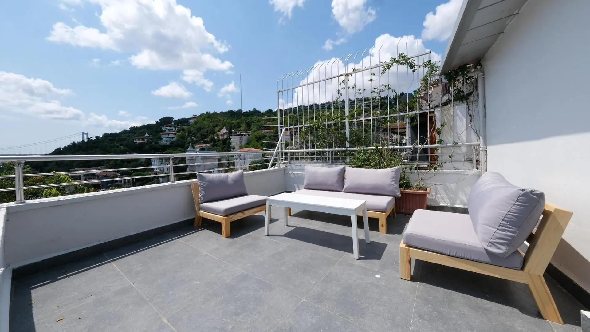 Maison Detroit : Iconic 3Br Triplex W/ Great Views Provincia di Provincia di Istanbul Turchia